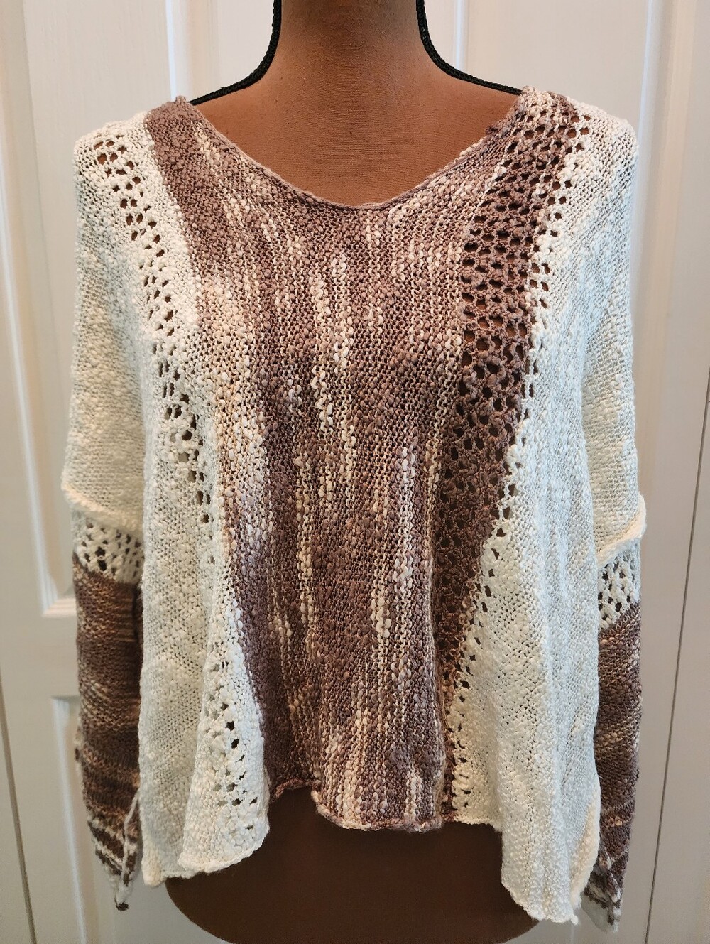 Angie Boutique Kelsey Lightweight Cream & Taupe Knit Crop Sweater Casual V-Neck - Picture 4 of 7